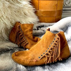 Minnetonka ankle fringe bootie